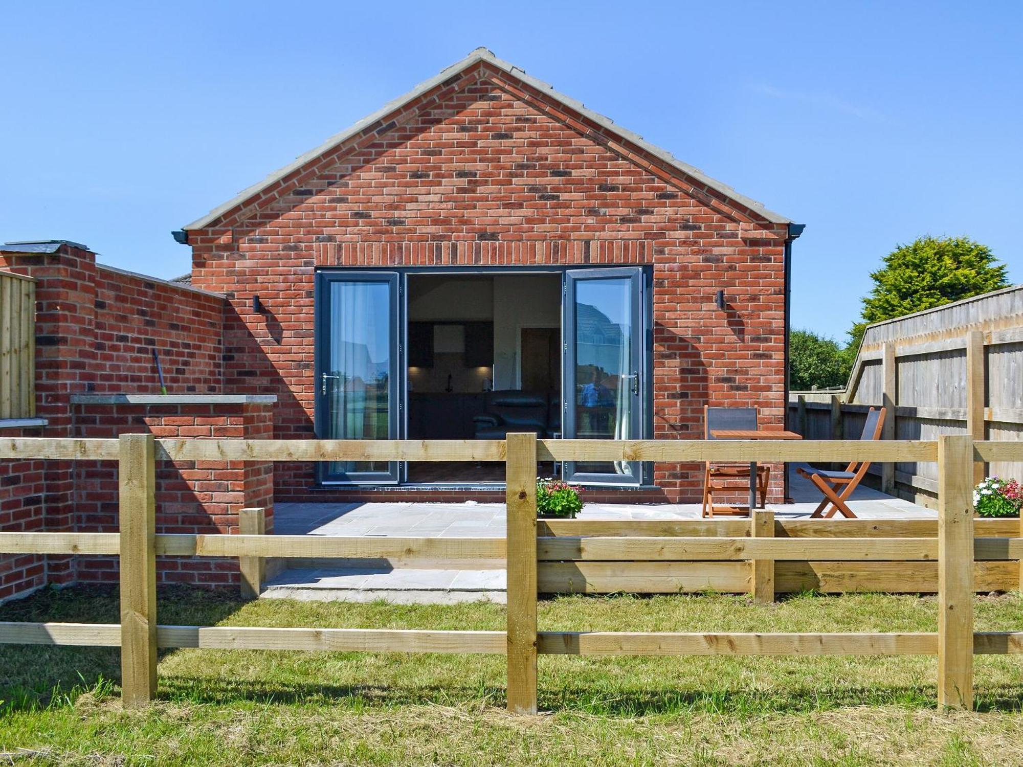 Harrys Den Villa Chapel Saint Leonards Exterior photo